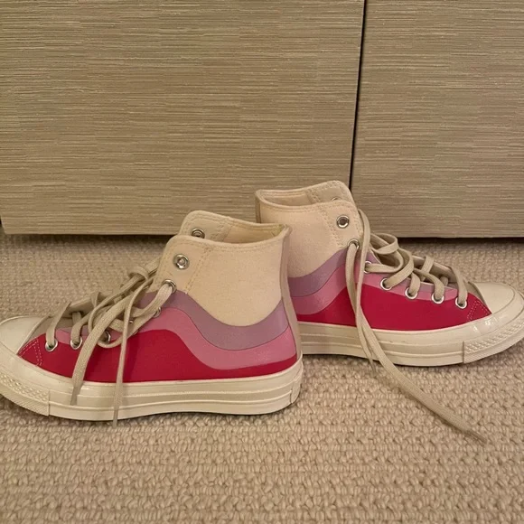 Limited Edition Converse - Picture 5 of 5